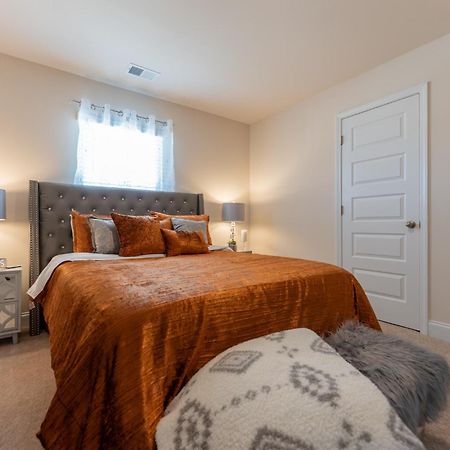 Luxury Bedroom With Private Bath Hampton Luaran gambar